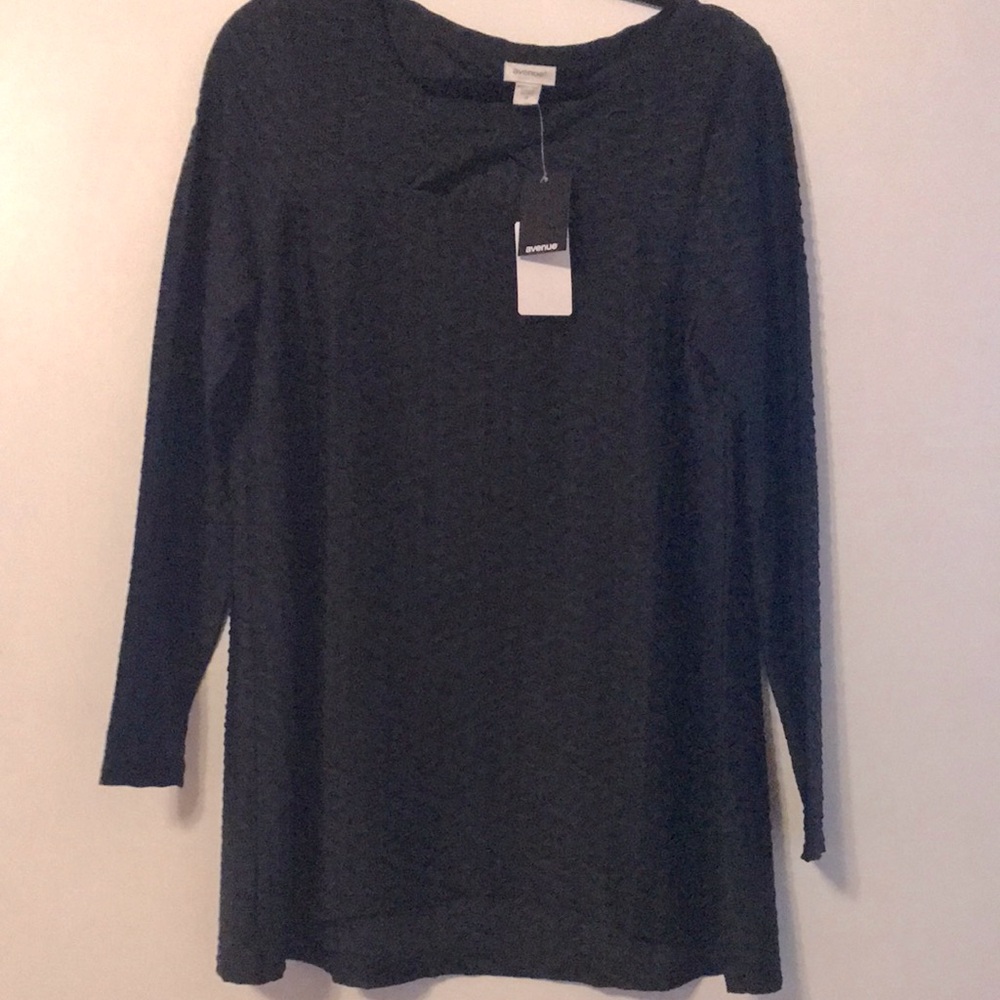 Avenue Tia Twist Tunic-Black. Size 18. New. Still has tags.
